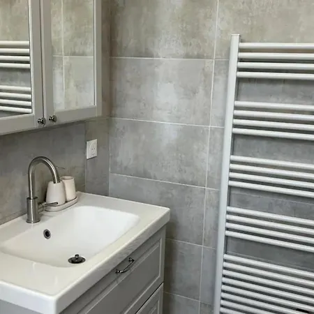 Bel Indépendant à Proximité Château De Appartamento *