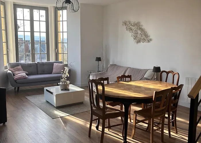 Bel Indépendant à Proximité Château De Appartamento Sedan